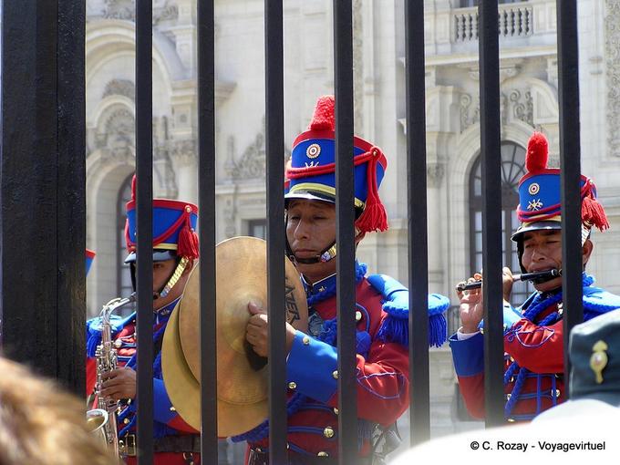 Musica militare dietro le sbarre, Lima -Perù