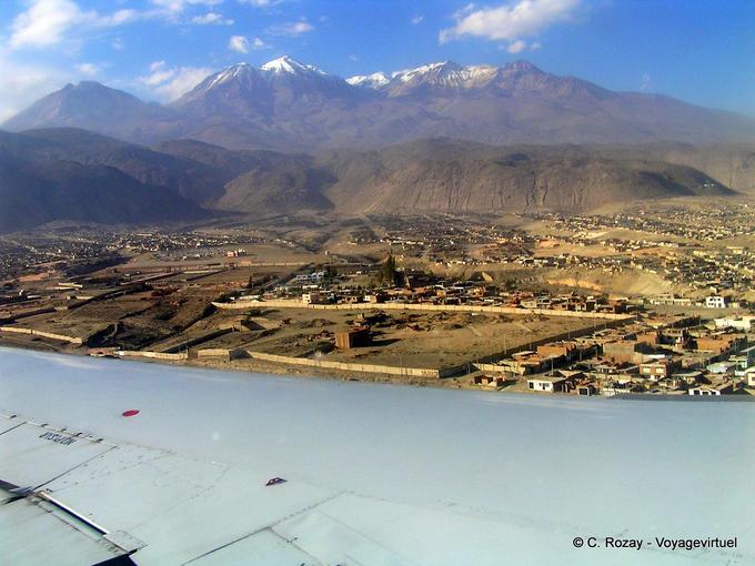 Arequipas visto sulla fascia aereo -Perù