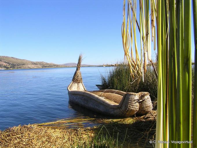 Floating Ance un intrecciato totora barca, Titicaca -Perù