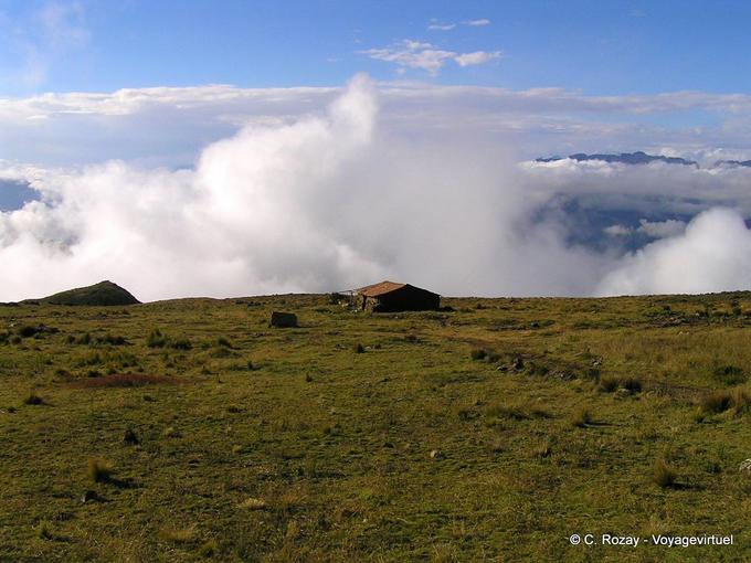 Cielo andino verso Mollepata, Cusco Region -Perù