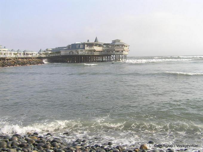 La Rosa Nautica verso playa Makaja, Miraflores, Lima -Perù