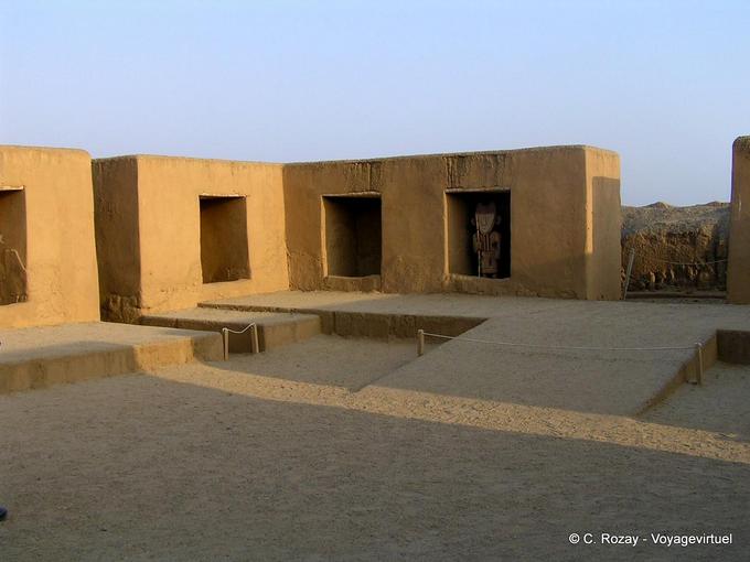 Statua in una nicchia, zona archeologica di Chan Chan, Huanchaco -Perù