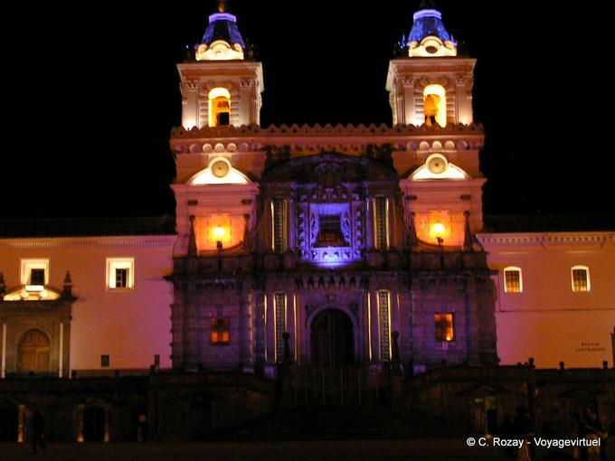 Notte chiesa illuminazione di San Francisco, Quito -Equador