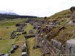 Piccolezza dell'uomo, Inca fortezza di Sacsayhuaman, Perù.