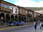 Balconi e archi a Cusco, Perù.