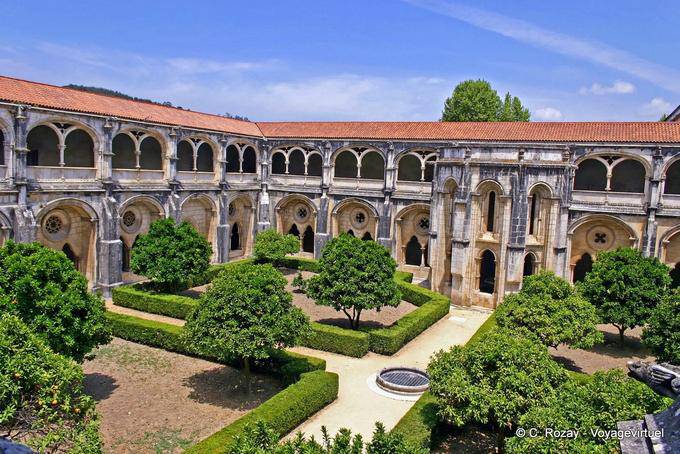Veduta del chiostro e giardino, Monastero di Alcobaça - Portogallo