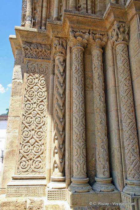 Colonne di stile manuelino, Duomo Vecchio, Coimbra - Portogallo