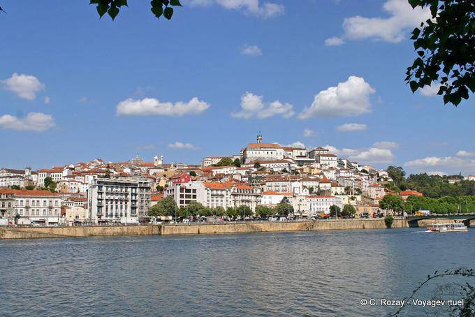 La città dal Rio Mondego, Coimbra - Portogallo