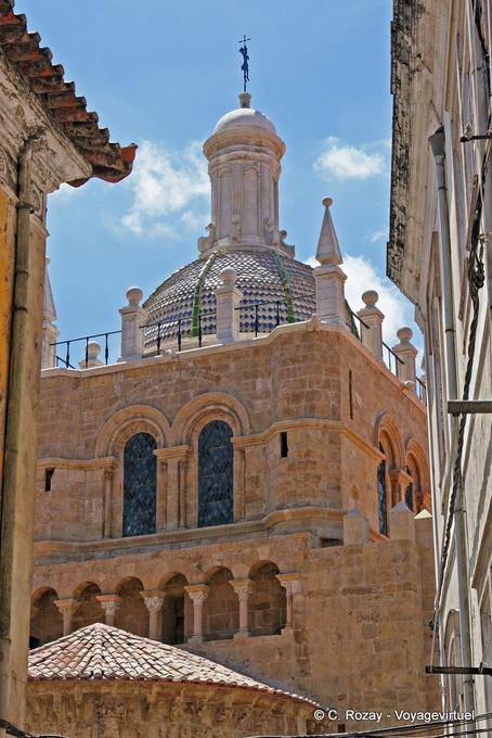 Romanico tiburio, la cattedrale di Coimbra Sé Velha - Portogallo