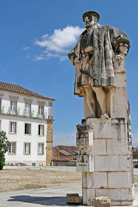 Statua di Alfonso Henriques, Universidade Velha, Coimbra - Portogallo