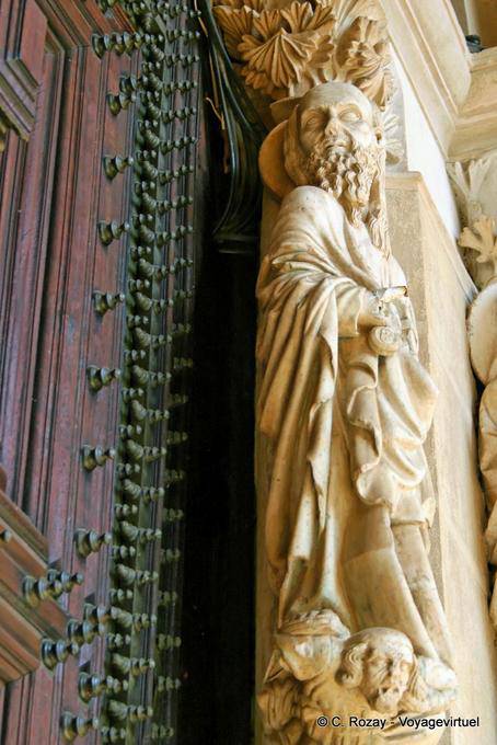 Cattedrale, particolare di una scultura, Évora - Portogallo