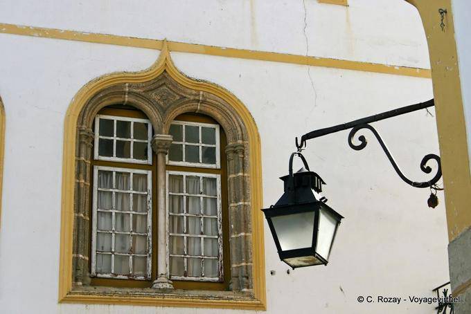 Una finestra di stile rinascimentale, Évora - Portogallo