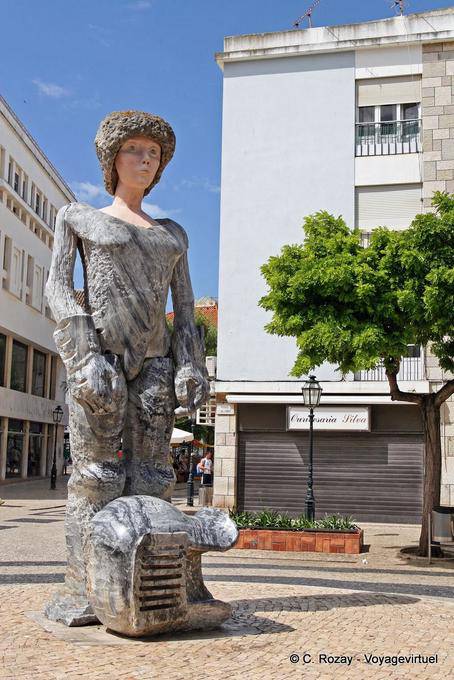 Lagos, statua moderna del re portoghese Bambino chiamato Don Sebastiao, invece Gil Eanes - Portogallo