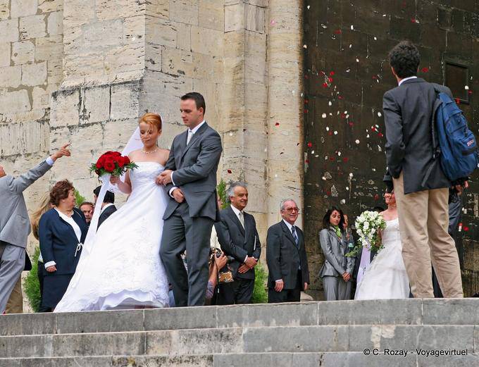 Sposato sui gradini della cattedrale, Lisbona - Portogallo