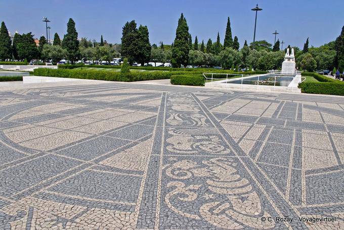 Preparare il giardino da Praça do Imperio, Jerónimos, Lisbona - Portogallo