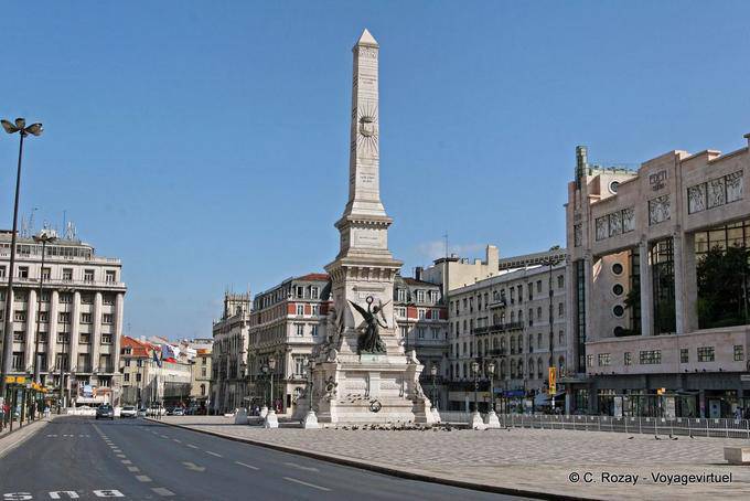 Restauradores Square e il suo obelisco, Lisbona - Portogallo