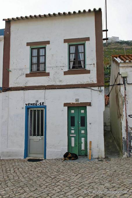 Vende-se, tipica casa in vendita, Nazaré - Portogallo