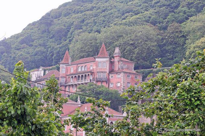 The Pink Palace, rue Marechal Saldanha, Sintra - Portogallo