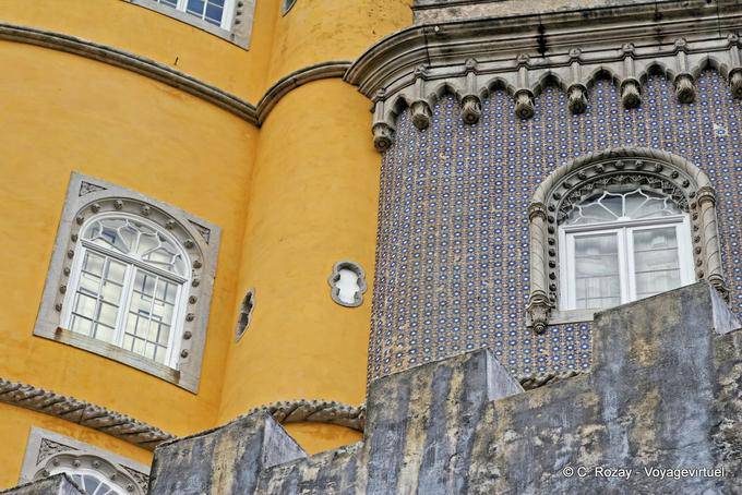 Fianco a fianco, eclettismo architettonico del Palazzo di Pena, Sintra - Portogallo
