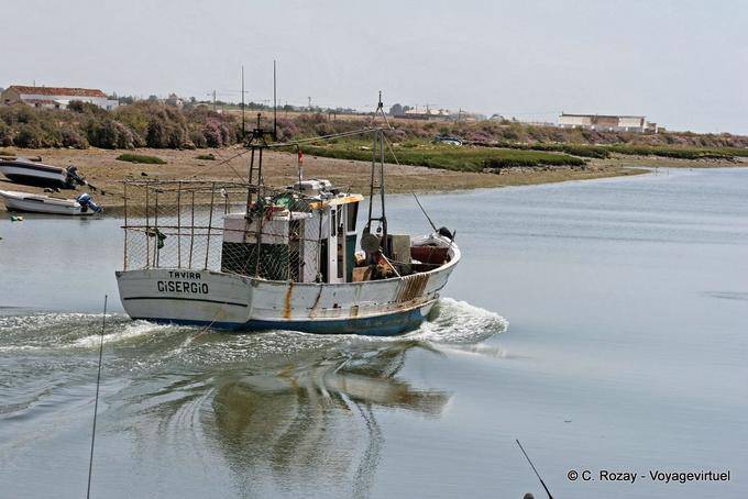 La barca Gisergio sul Rio Gilao, Tavira - Portogallo