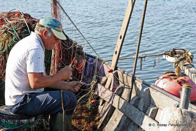 La riparazione della rete da pesca, Torreira - Portogallo