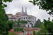 I camini conici del Palazzo Nazionale, Sintra, Portogallo.