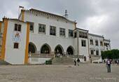Palacio Nacional de Sintra, un'altra vista della facciata del XIV secolo, Portogallo.