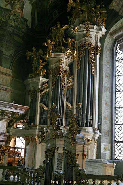 Gros plan sur les orgues de la moitié du XVIIIe siècle, Église Saint-Nicolas (Kostel sv. Mikuláše), Malá Strana - Praga, Repubblica Ceca