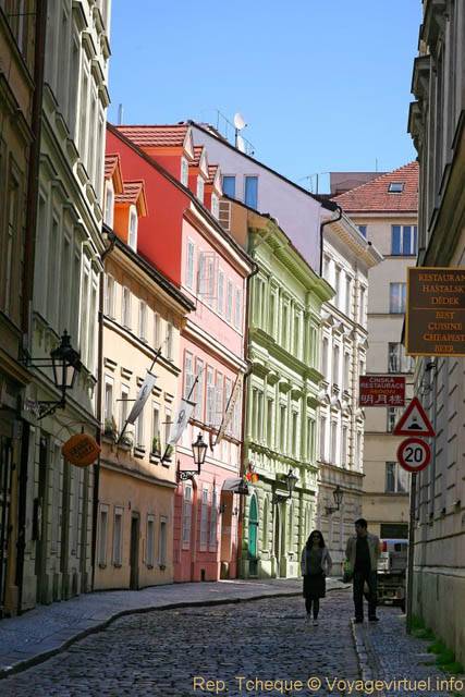 Hastalske Namesti, une ruelle pavée - Praga, Repubblica Ceca