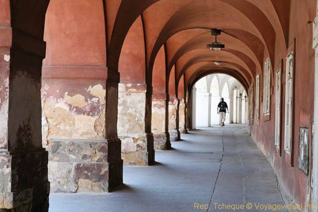 Hradčany, les arcades de la rue Loretanska - Praga, Repubblica Ceca
