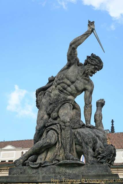 Hradčany, une statue de Ignác Platzer à l'entrée du château Royal, côté Hradcanske - Praga, Repubblica Ceca