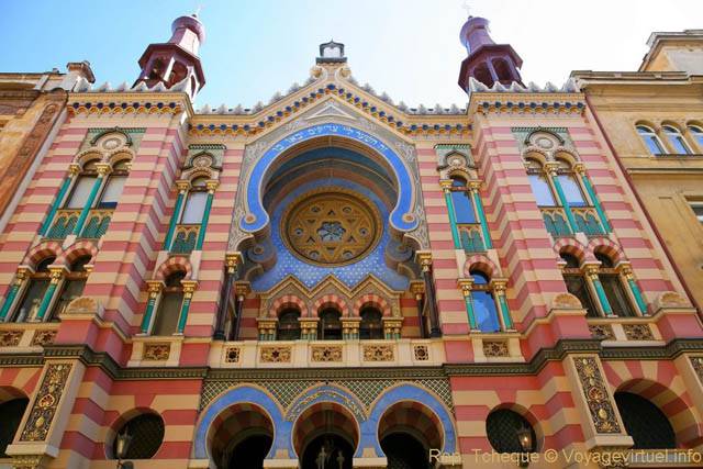 Architecture et couleurs de la façade, Synagogue jubilaire, (Jubilejní synagoga), Jeruzalemska - Praga, Repubblica Ceca