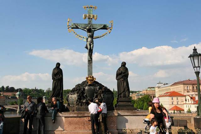 Karluv Most, sculpture du Golgotha, côté nord du Pont Charles - Praga, Repubblica Ceca