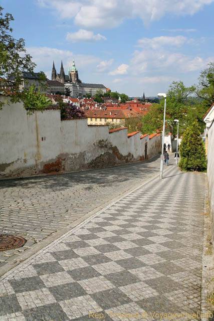 Pavage de rue et de trottoir, Hellichova, Malá Strana - Praga, Repubblica Ceca