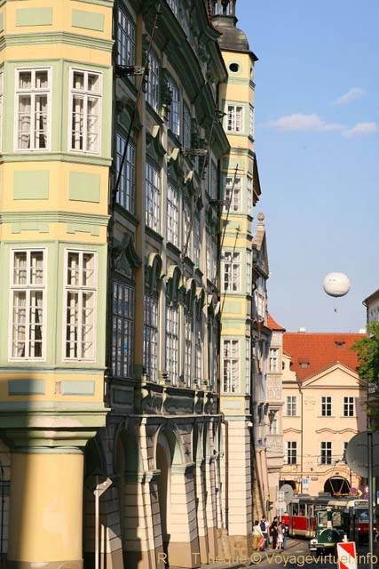 Le ballon et le petit train, Malostranské, Malá Strana - Praga, Repubblica Ceca
