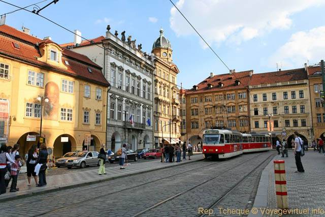 L'arrivée du tram, Place Malostranské, Malá Strana - Praga, Repubblica Ceca