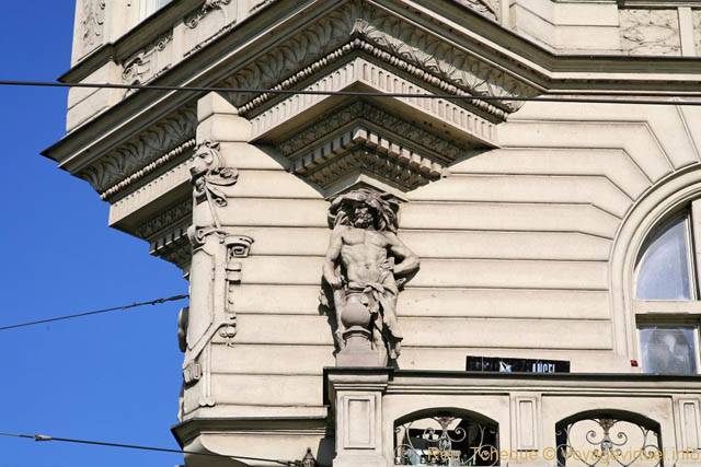 L'atlante et le lion, Masarykovo Nabrezy - Praga, Repubblica Ceca