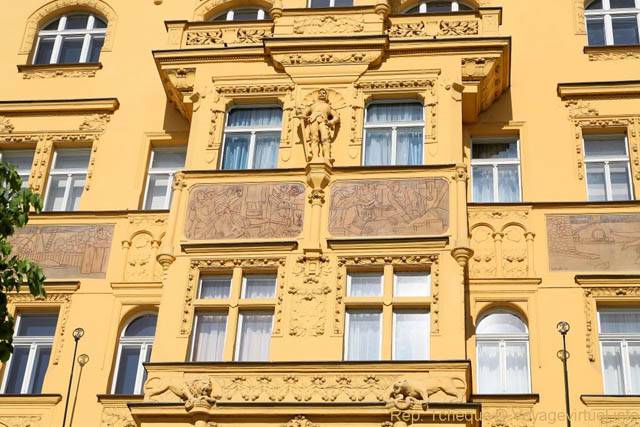 Une partie de la façade de l'immeuble Riviera, 30 Masarykovo Nabrezy - Praga, Repubblica Ceca