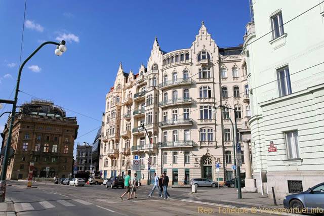 Bâtiment à l'angle de Na Struze et Masarykovo Nabrezy - Praga, Repubblica Ceca