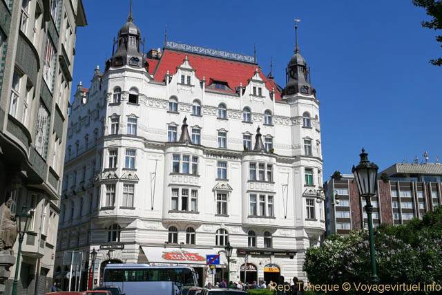 Nam Curieovych, le bâtiment U Pruni Reduty, Josefov - Praga, Repubblica Ceca