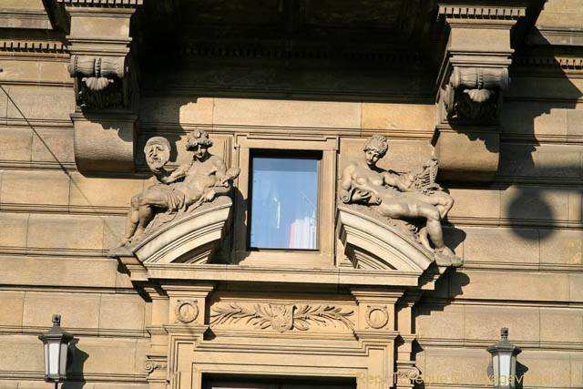 Art sur le fronton, Théâtre national (Národní Divadlo) - Praga, Repubblica Ceca