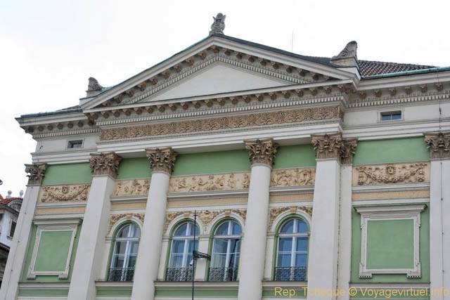 Ovocny Trh, vue arrière du théâtre des Etats - Praga, Repubblica Ceca