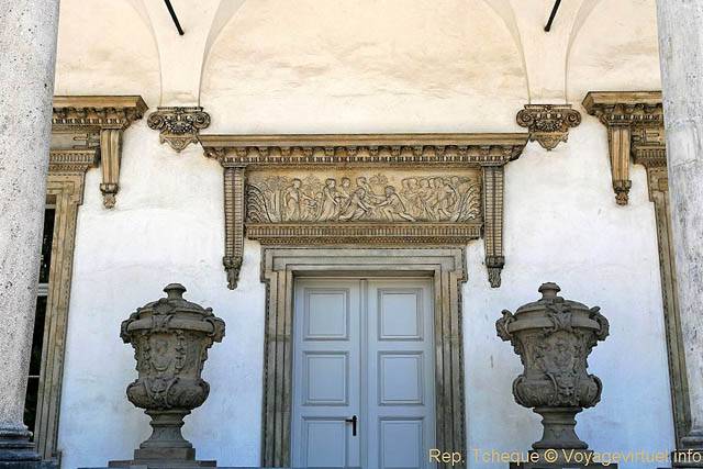 Histoire gravée sur un fronton, Palais d'été de la reine Anne (Letohrádek královny Anny), (Prazsky Hrad) - Praga, Repubblica Ceca