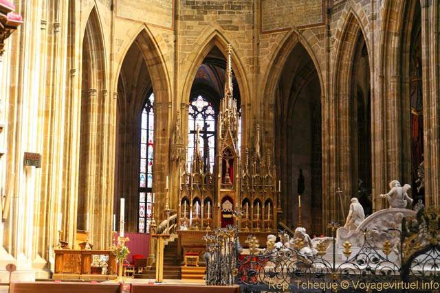 Cathédrale de Saint Vitus, le choeur et le mausolée des Habsbourg, (Prazsky Hrad) - Praga, Repubblica Ceca
