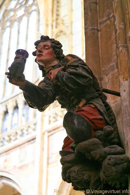 Statue dans la nef, Katedrala Sv Vit, (Prazsky Hrad) - Praga, Repubblica Ceca