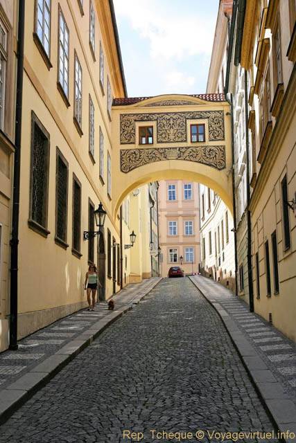 Thunovska, passage au-dessus de la rue - Praga, Repubblica Ceca