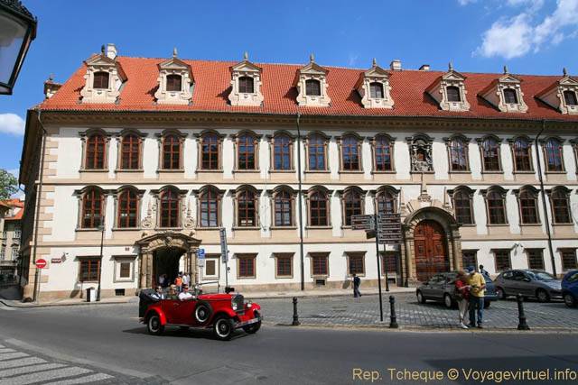 Vieille automobile pour découvrir la ville, Valdstenjska - Praga, Repubblica Ceca