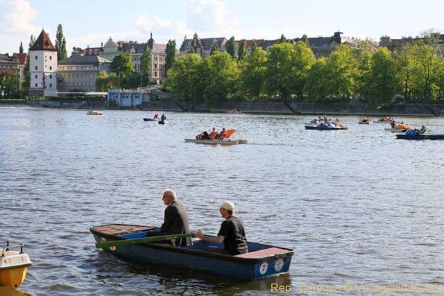 Barque sur la Vltava, Slovansky Ostrov - Praga, Repubblica Ceca