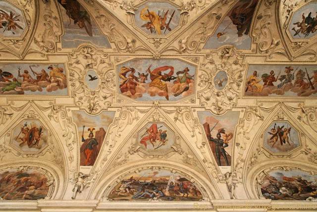 Palais Wallenstein, Sala Terrena, autre vue sur les fresques et les stucs - Praga, Repubblica Ceca