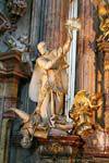 Domination catholique, statue de l'Église Saint-Nicolas (Kostel sv. Mikuláše), Malá Strana, Praga, Repubblica Ceca.
